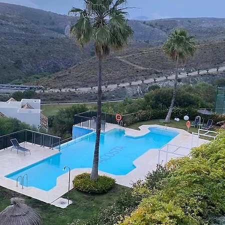 With Panoramic Views Golf Pools In Benahavis *